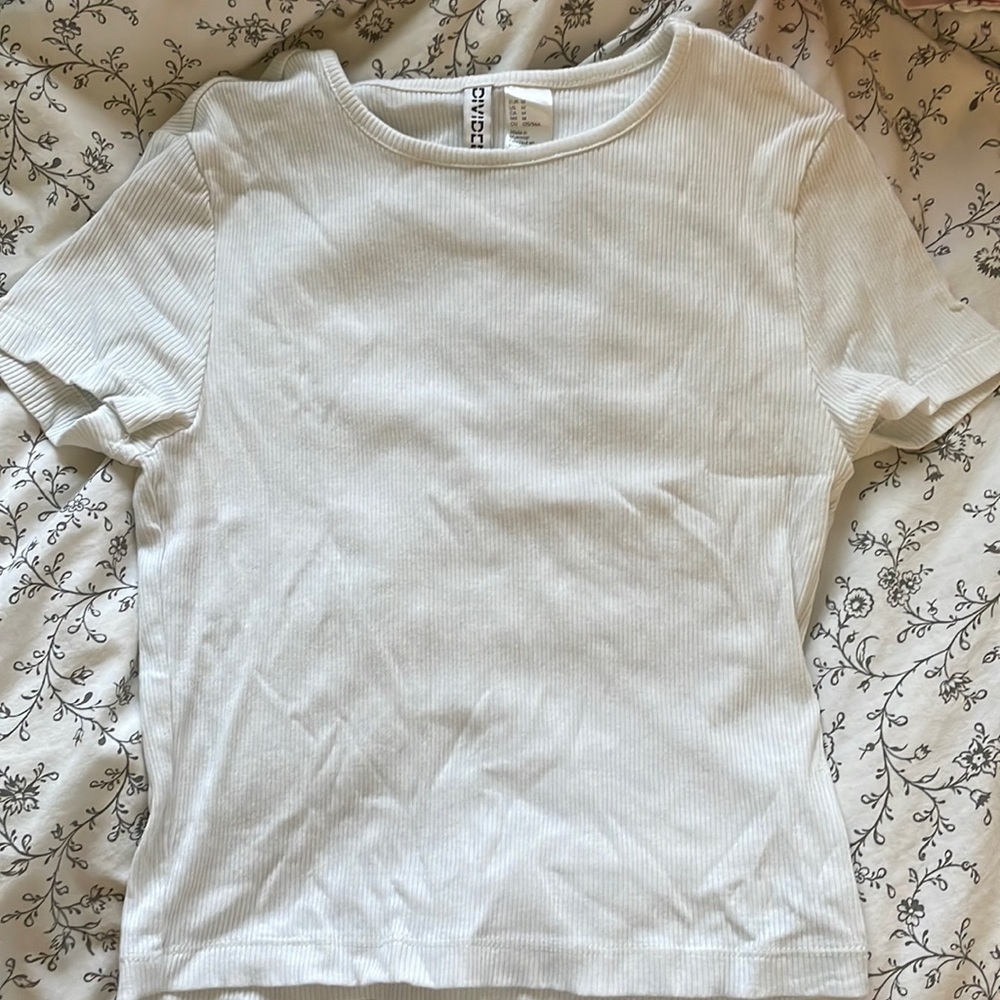 WHITE RIBBED TOP